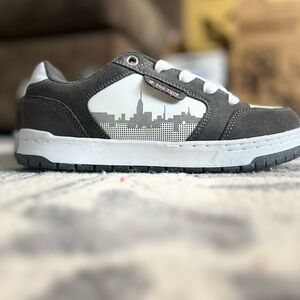 Zoo York Gray and White Kids Sneakers